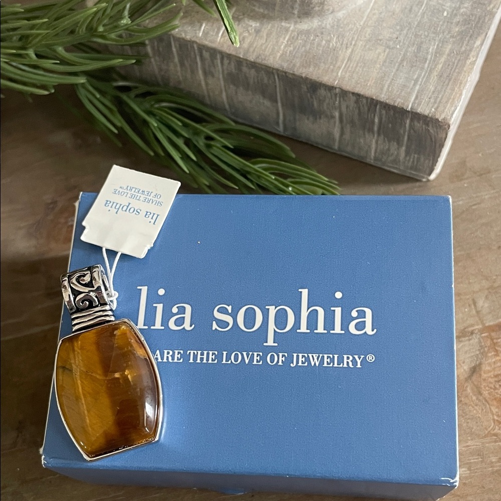 Lia Sophia Amber Pendant Necklace